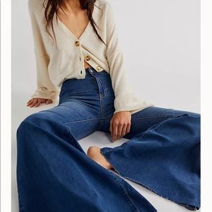 Free People "Just Float On" Flare jeans. Size 26.